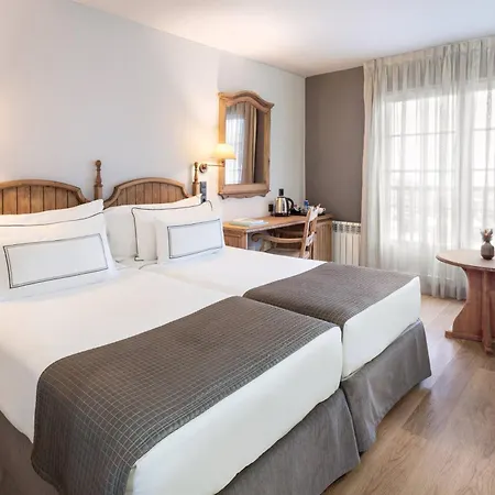 塞拉内华达美利亚酒店 4*