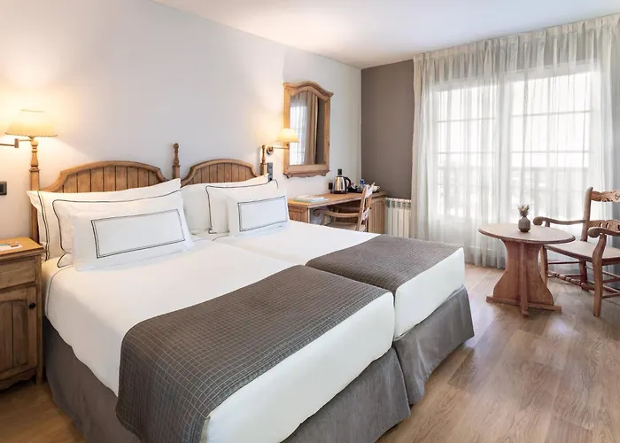 塞拉内华达美利亚酒店 4*